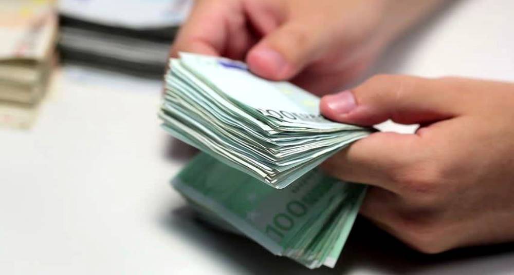 Paga minimale ne Kosove pritet te rritet deri ne 250 euro